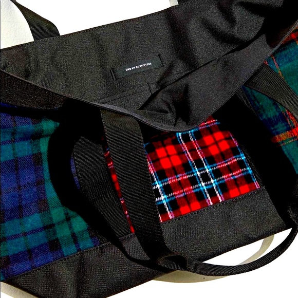 BNWT Urban Outfitters Plaid Tote PERFECT HOLIDAY TOTE; PRICE FIRM NO DISCOUNTS! - Picture 13 of 14